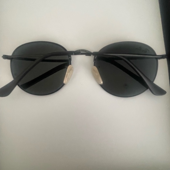 Ray-Ban Black Frame Sunglasses - Picture 2 of 7